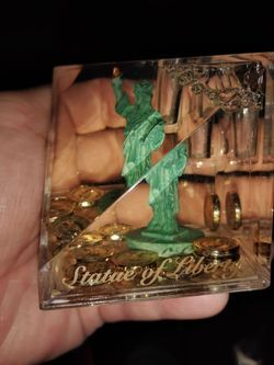 Paper weight Statue of