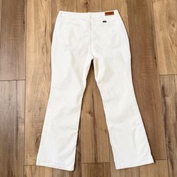 Wrangler Women's High Rise Bold Boot corduroy white Jeans