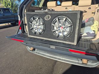 Kicker 10" dual subwoofer enclosure with sub included