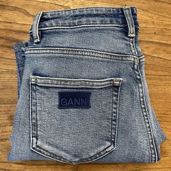 Woman’s Ganni Cutye Cropped Jeans