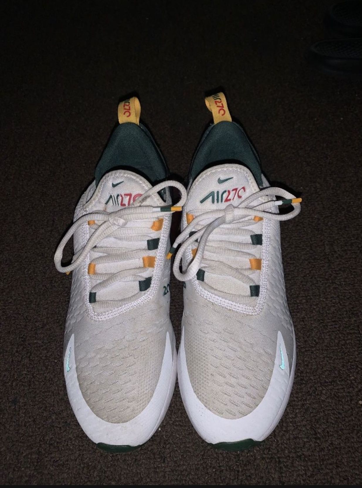 Air Max 270 Size 8.5 in Women / 7 in Men