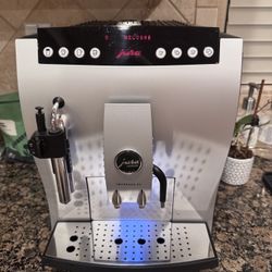 Luxury Swiss Jura z5 Espresso Coffee Machine - $350