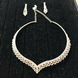 Gargantilla con aretes ( negotiable)