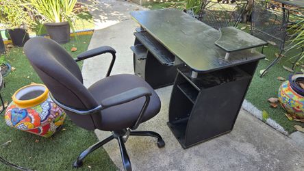 Free $ 0 Black Computer Desk and Office Chair Set