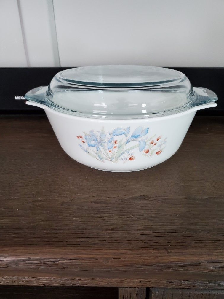 Vintage Blue Iris 2 Quart Casserole/Pyrex