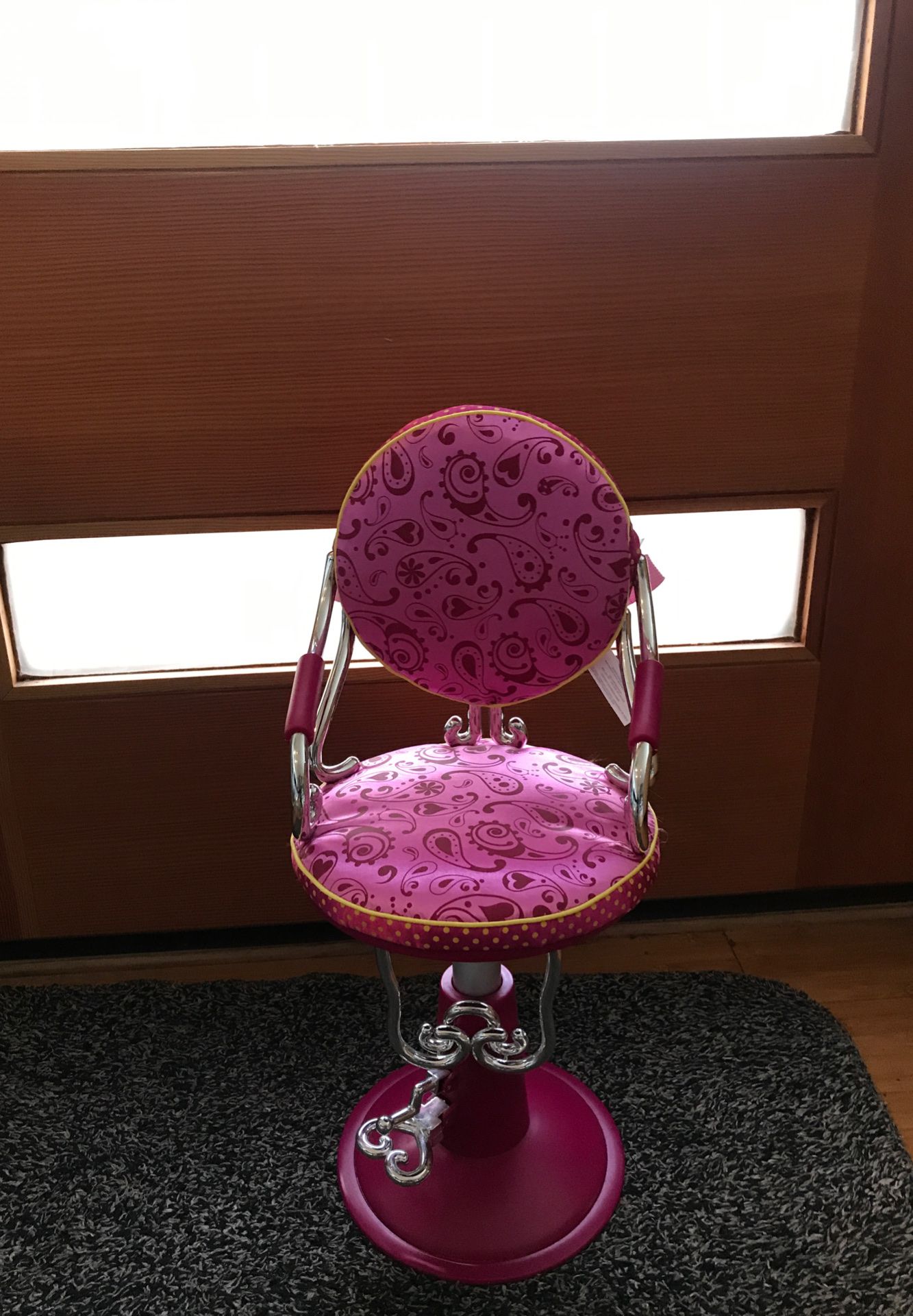 Doll salon chair with hair accessories