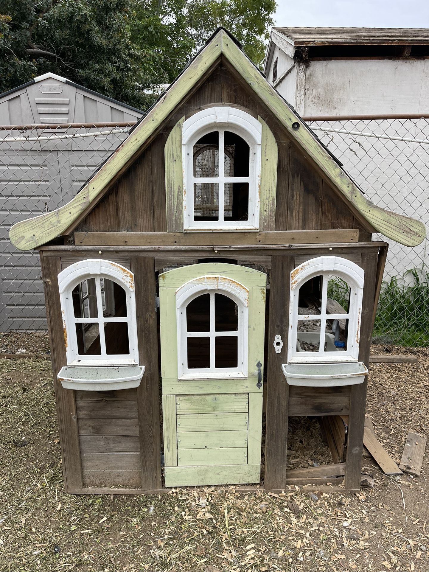 Playhouse Turned Chicken House/coop