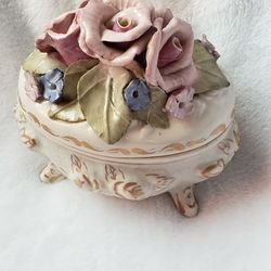 ANTIQUE CORDEY FRENCH PORCELAIN FLORAL FOOTED TRINKET BOX