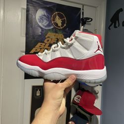 Cherry 11’s Jordan size men’s 9