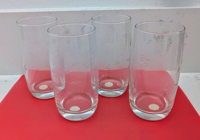 4 Crystal Glasses - Brand New