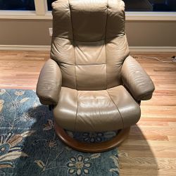 Stressless Recliner & Footrest