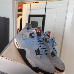 Air Jordan 4 “University Blue