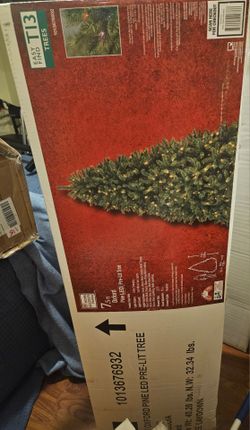 Home Accents Holiday 7.5 Foot Oxford Pine LED Pre-Lit Artificial Christmas Tree