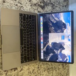 Apple MacBook Pro Retina (2018)