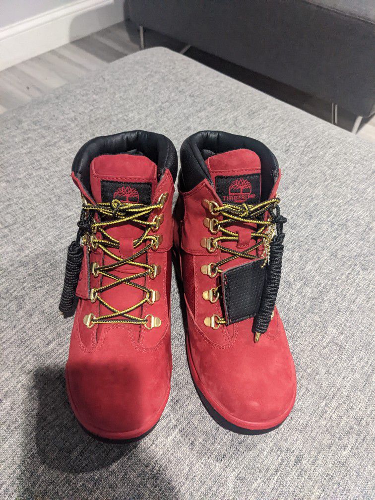 Verstikkend heel stopverf Timberland Kids Hiking Boots for Sale in Smithtown, NY - OfferUp
