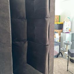 Sectional With Chaise