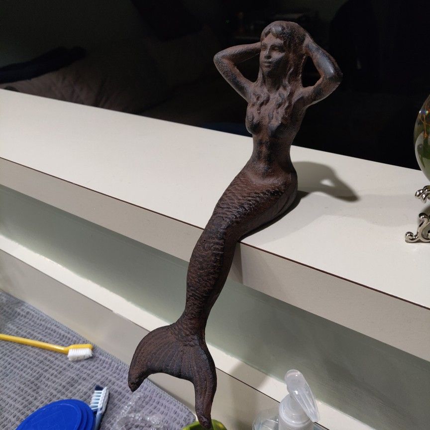 Cast Iron Sitting Mermaid