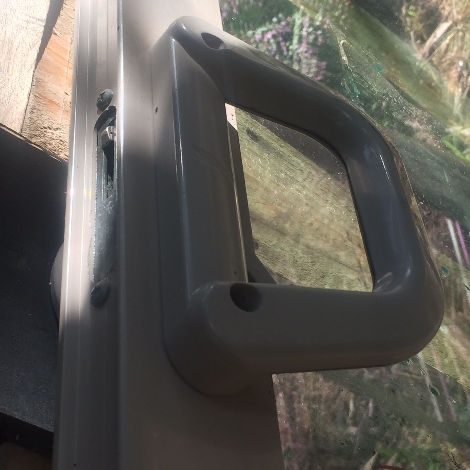 ***BEAUTIFUL , VINYL, SLIDING GLASS DOORSTEP!!!***