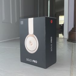 Beats solo store pro open box