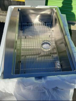 33" 16 gauge Sink whit accessories