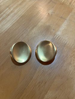 Gold Oval Disc Creased Plate Dome Clip-On Earrings