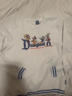 Disneyland sweatshirt