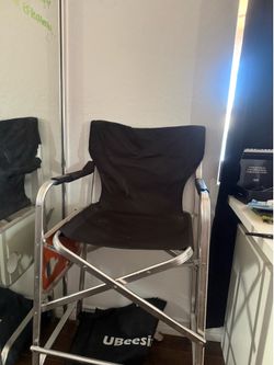 Makeup artist chair