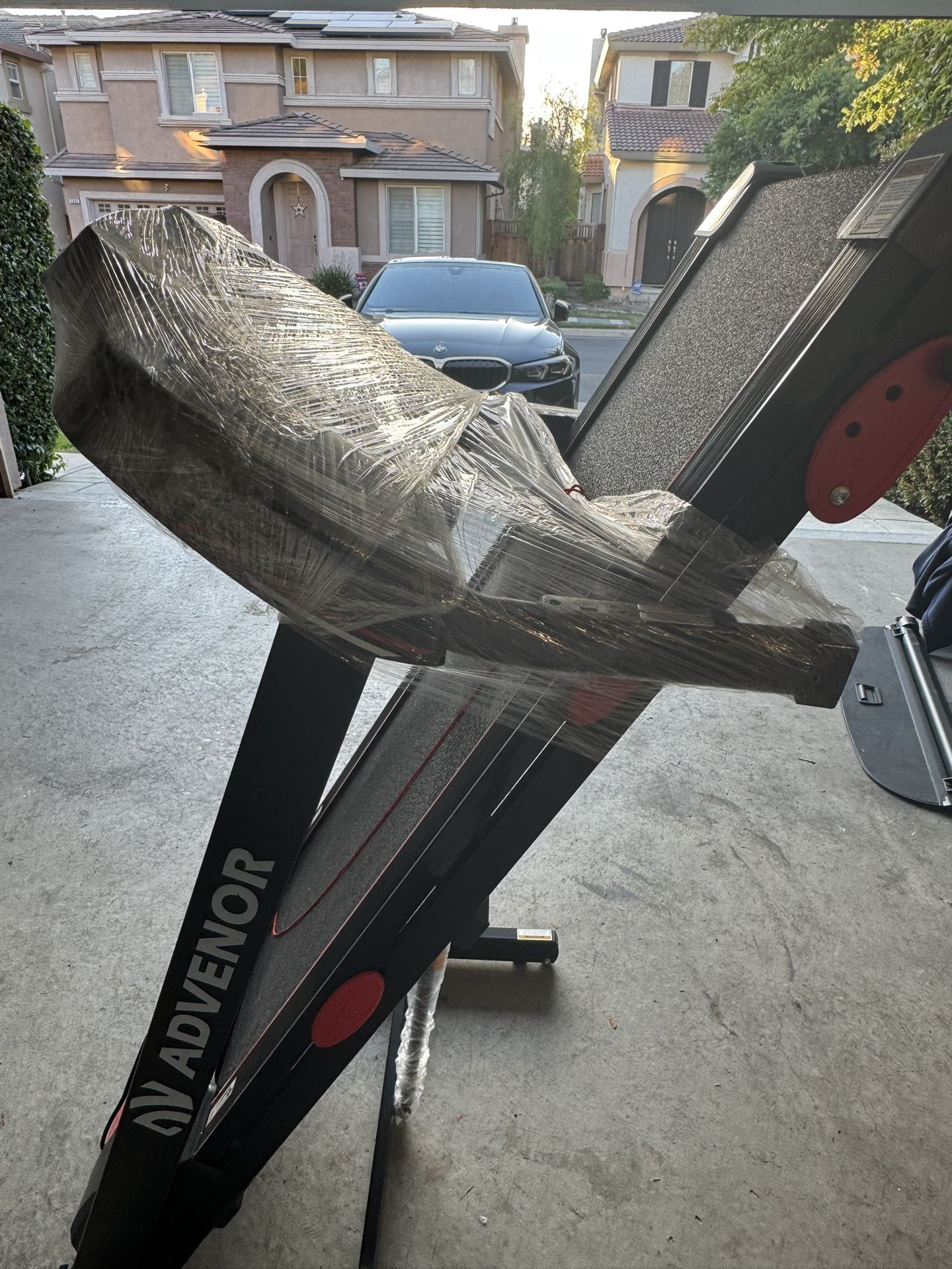 ⚡️🔥 UNBEATABLE DEAL! Brand New Advenor 3.0 HP Treadmill – $300 (Originally 600$)