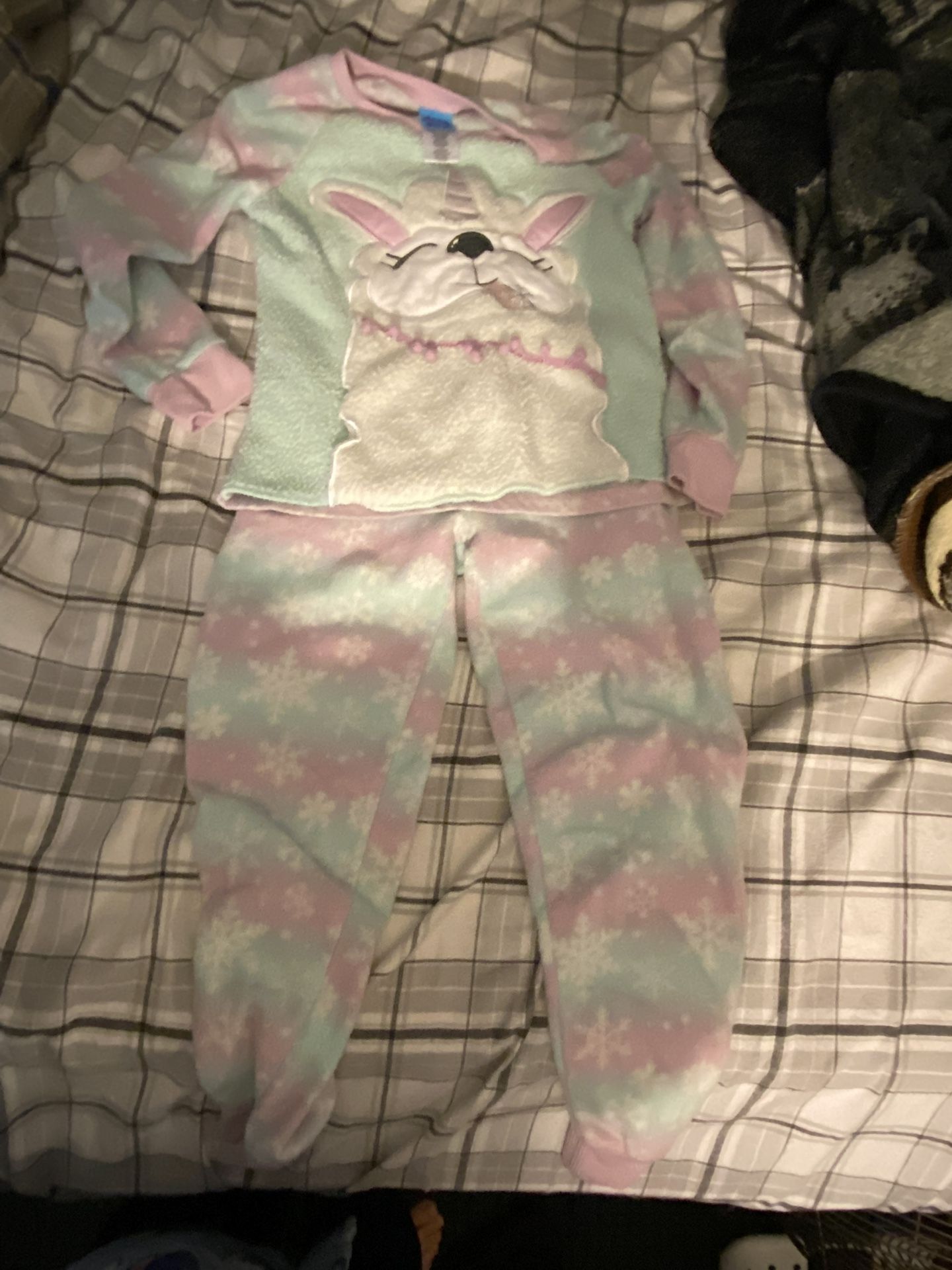 Size 7-8 Pjs Delivery Make An Offer