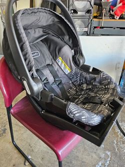 Evenflo Infant Car Seat