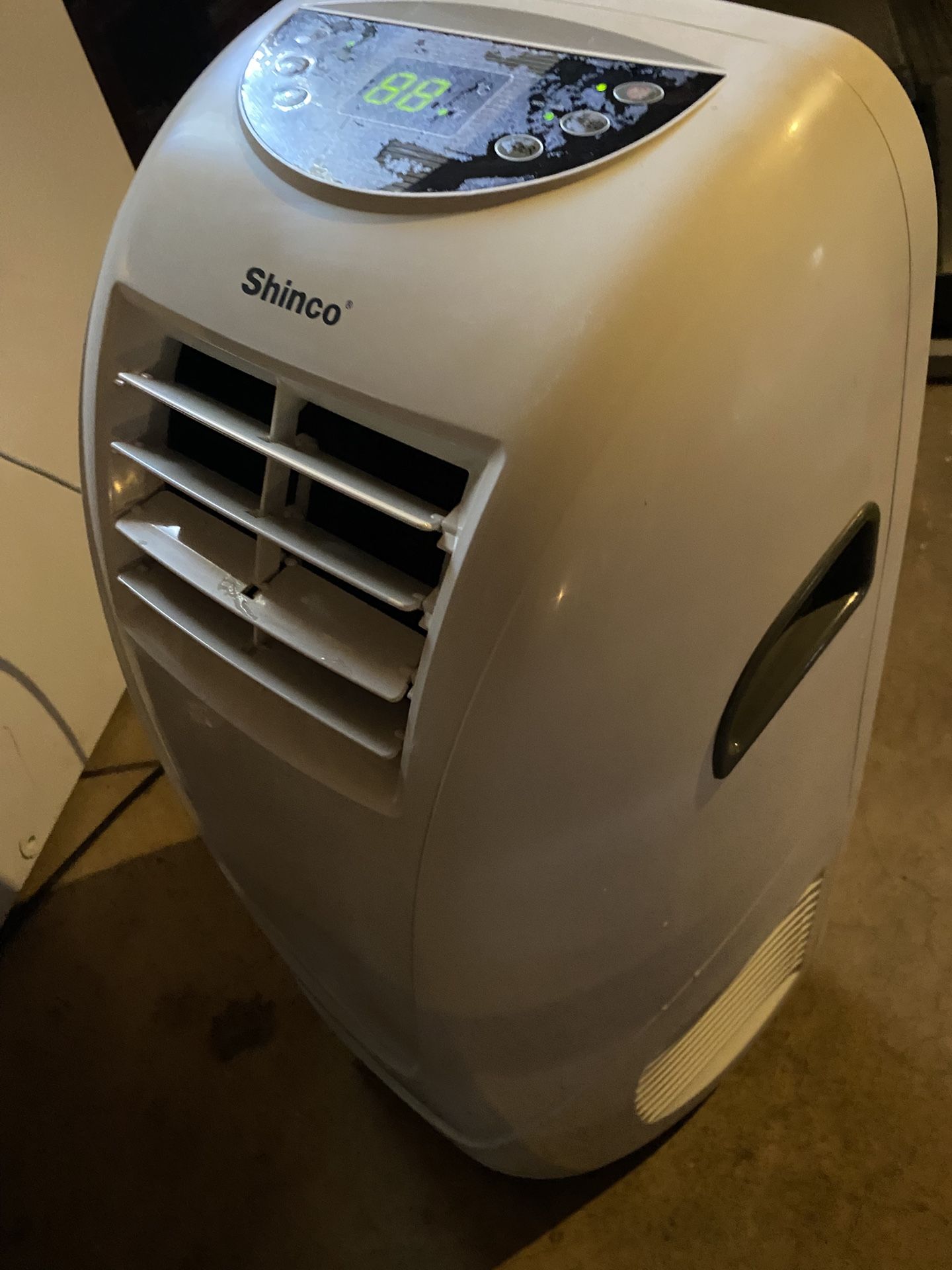 AC UNIT
