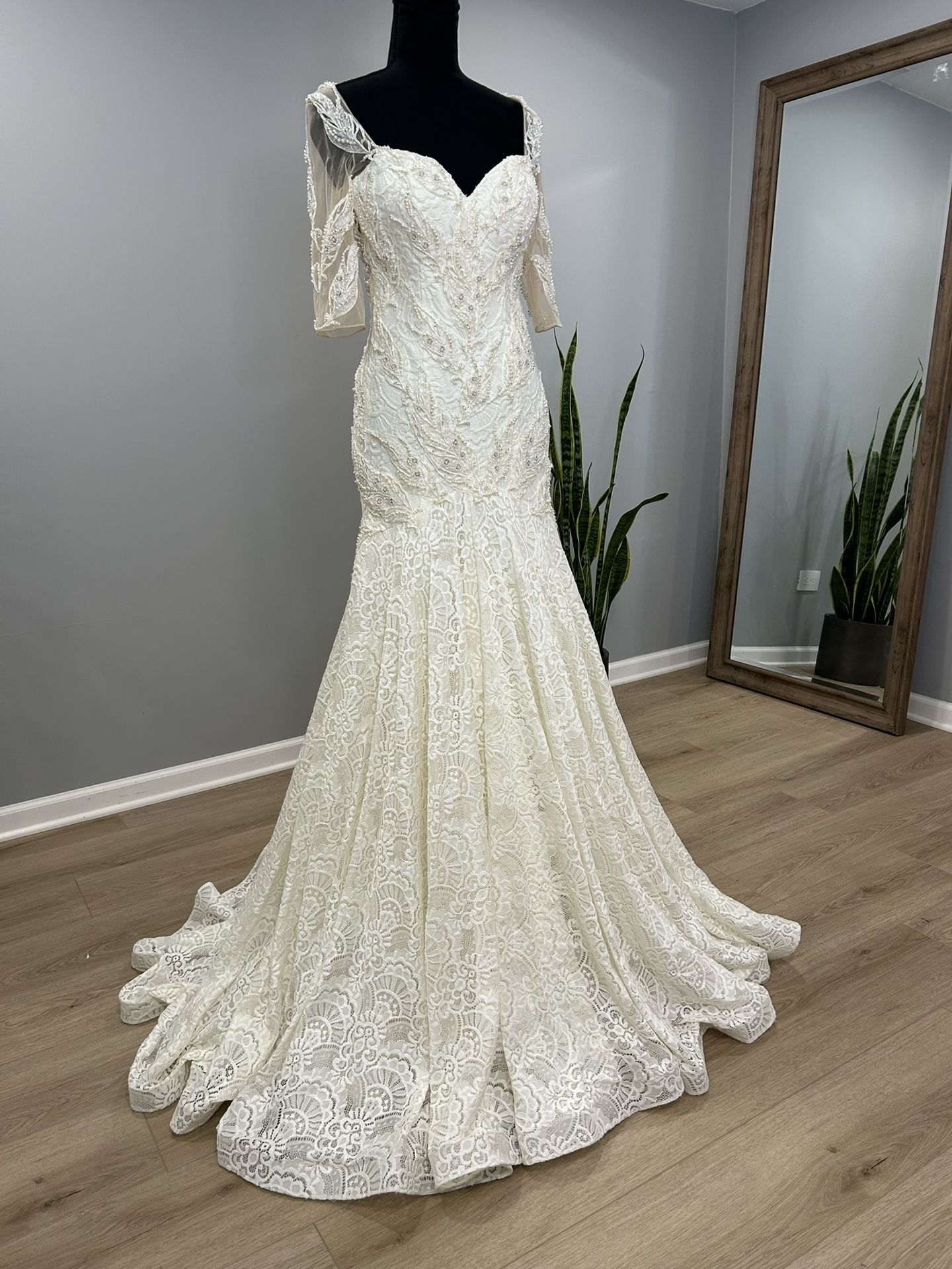 Tulipia “Celeste” – Lace Mermaid Wedding Dress Size L
