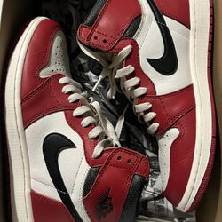Air Jordan 1 Retro High OG “Chicago” Size 8.5 – Clean w/ Box