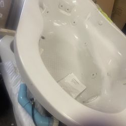 C Orner Jacuzzi  Tub