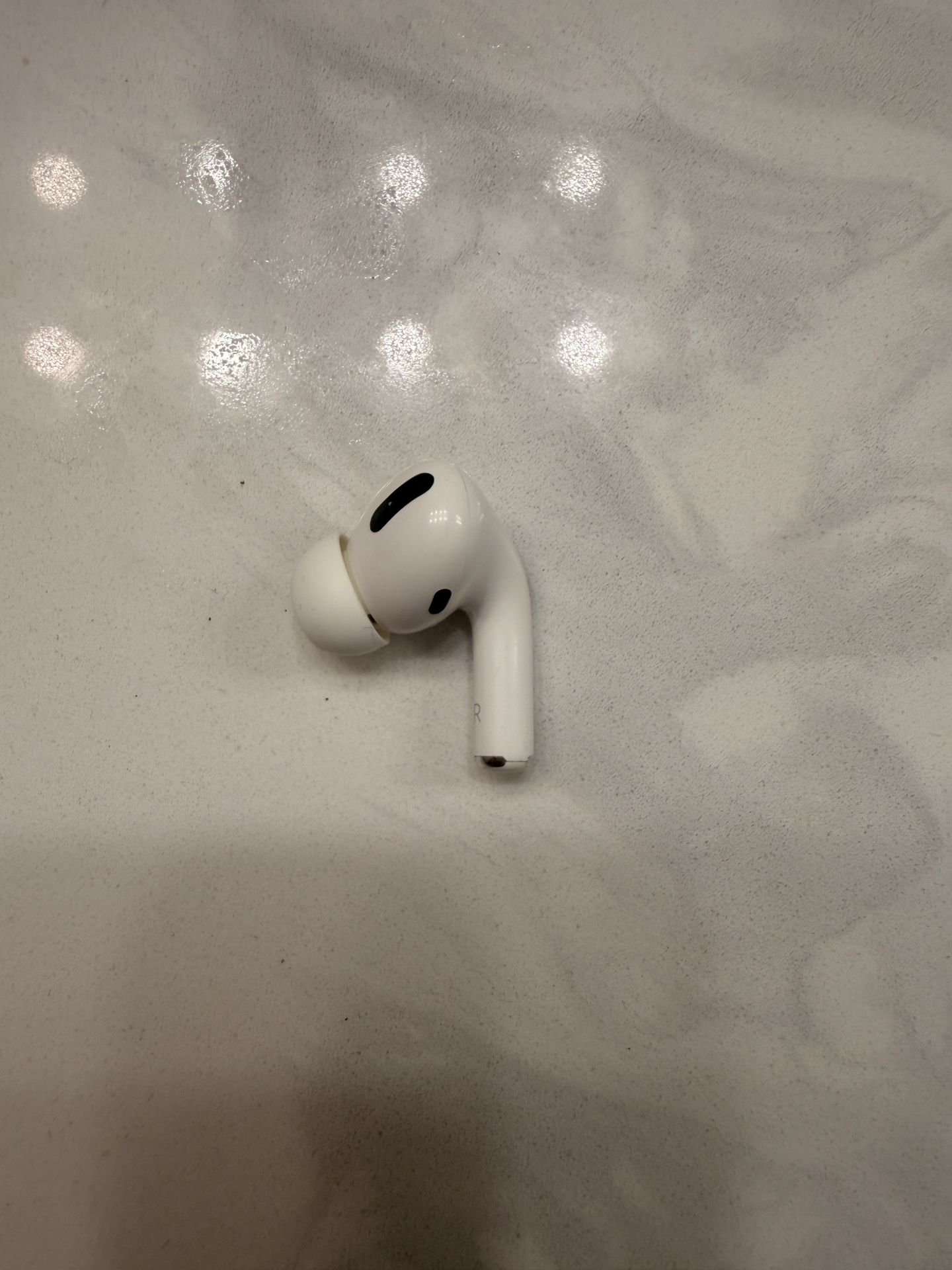 Right side Apple Airpod Pro (1st Gen) A2083 earbud only