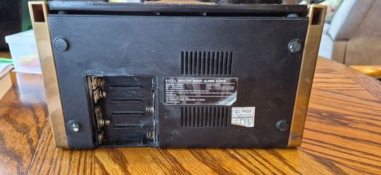 S.O.S.L. Rolltop AM/FM Radio Alarm Clock