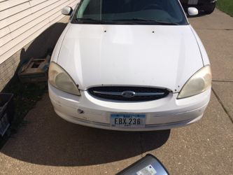 2000 Ford Taurus