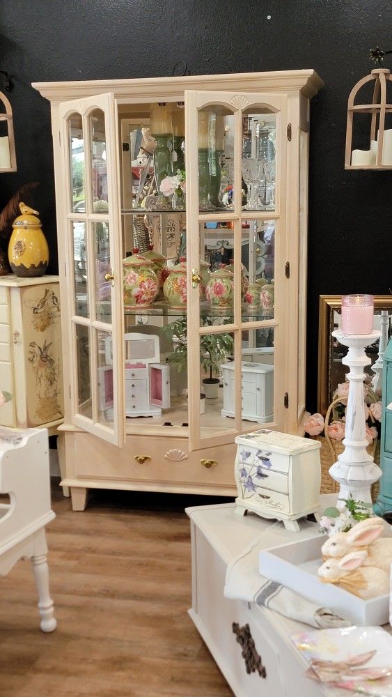 Hutch Cabinet 