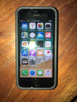 iPhone 5 SE good condition clean
