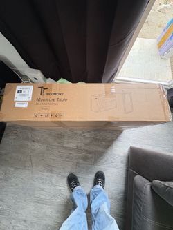 Manicure table
