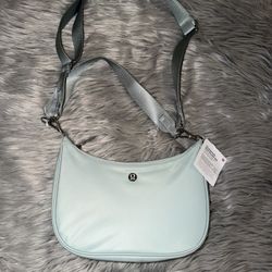 Lululemon City Essentials Shoulder Bag 