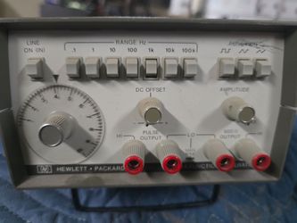 Signal Generator Hewlett Packard