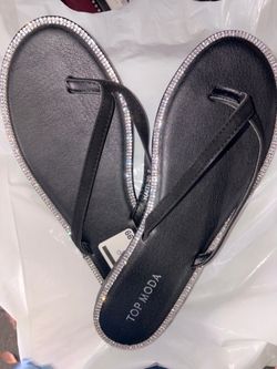 Sandals and flip-flops , size 9