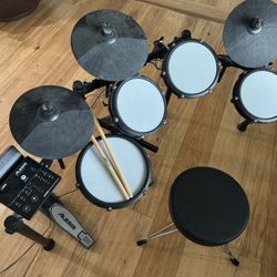 Alesis Electric Drum Set (9-piece) 