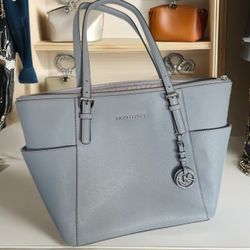 Like New Michael Kors Tote