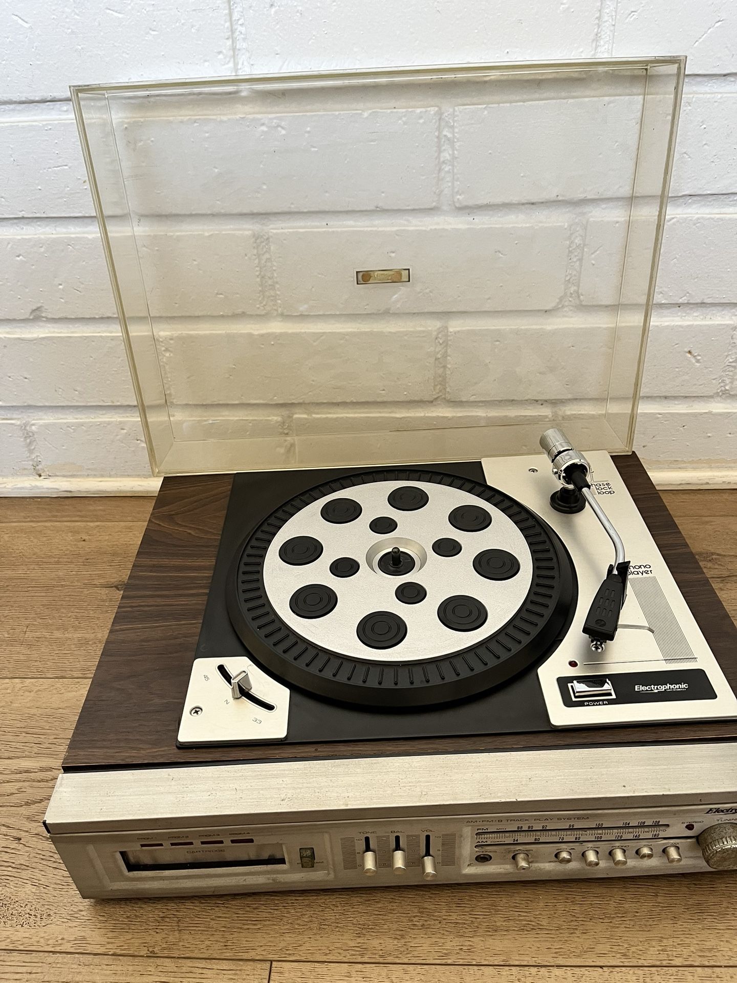 Vintage Electrophonic Model 325-0  All-in-one Stereo System