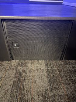 Electro-Voice Elx 118p subwoofer