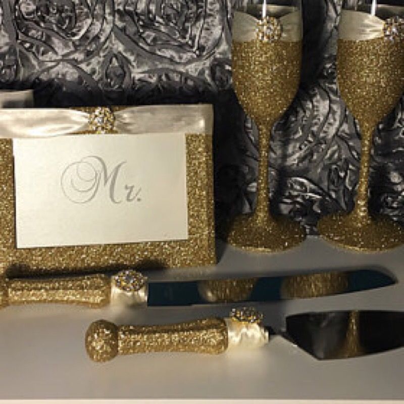 Customized wedding sets