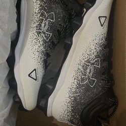 Under Armour Football Cleats Wide Size 11.5