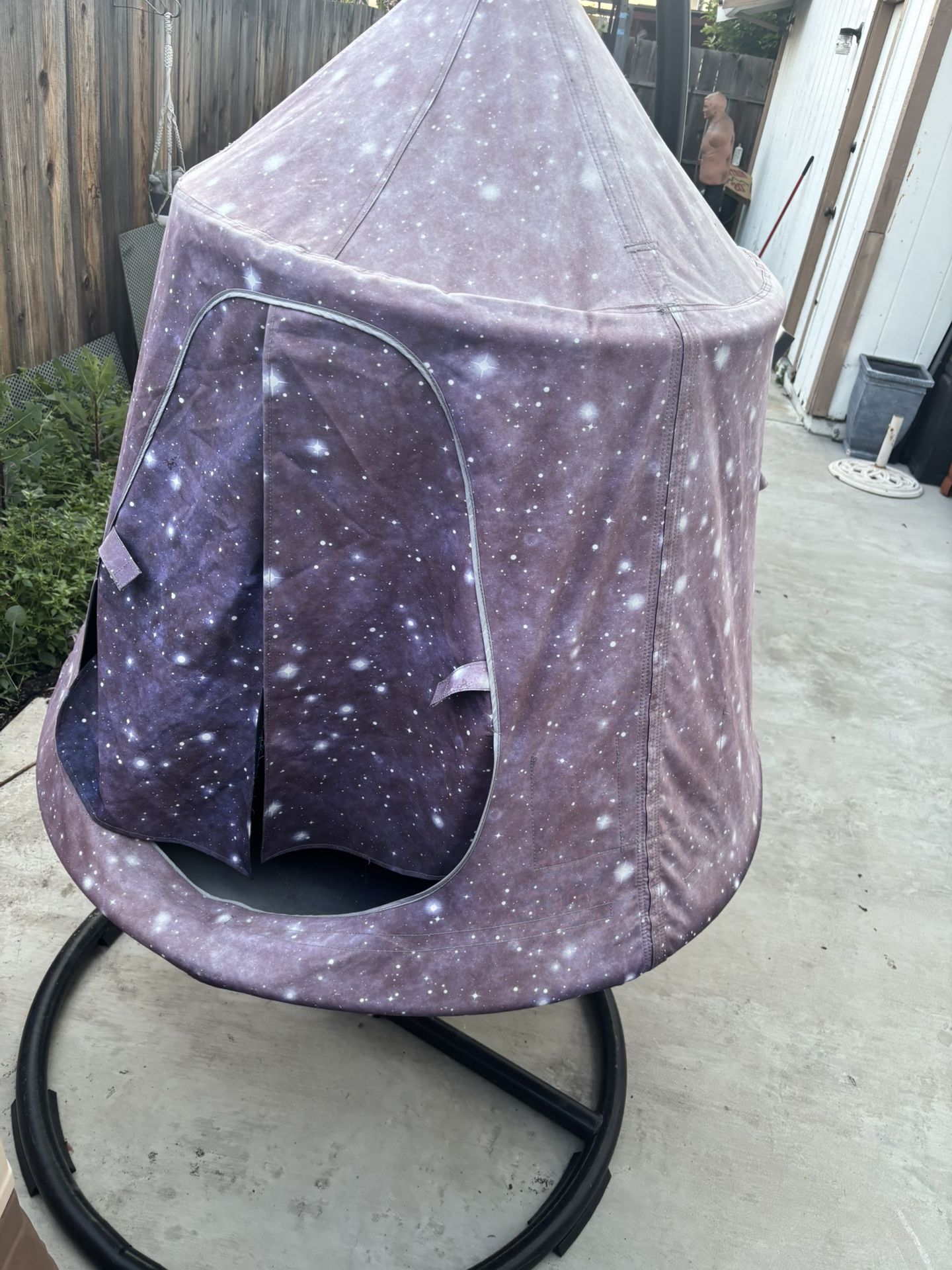 Outdoor Kids Swing Pod